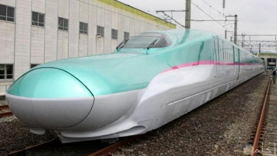القطار الياباني السريع