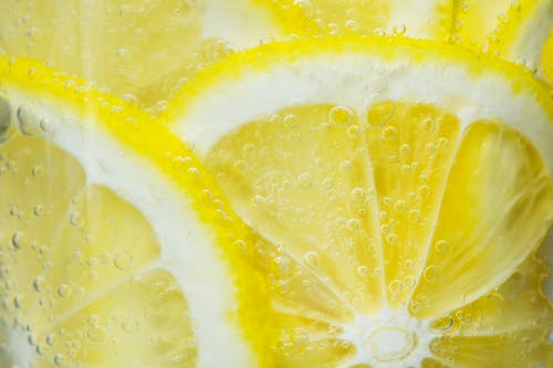مجموعة صور لشرائح الليمون المميزة