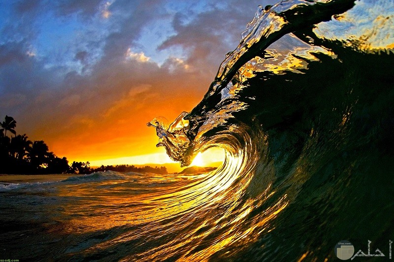 صورة رائعة لموج البحر