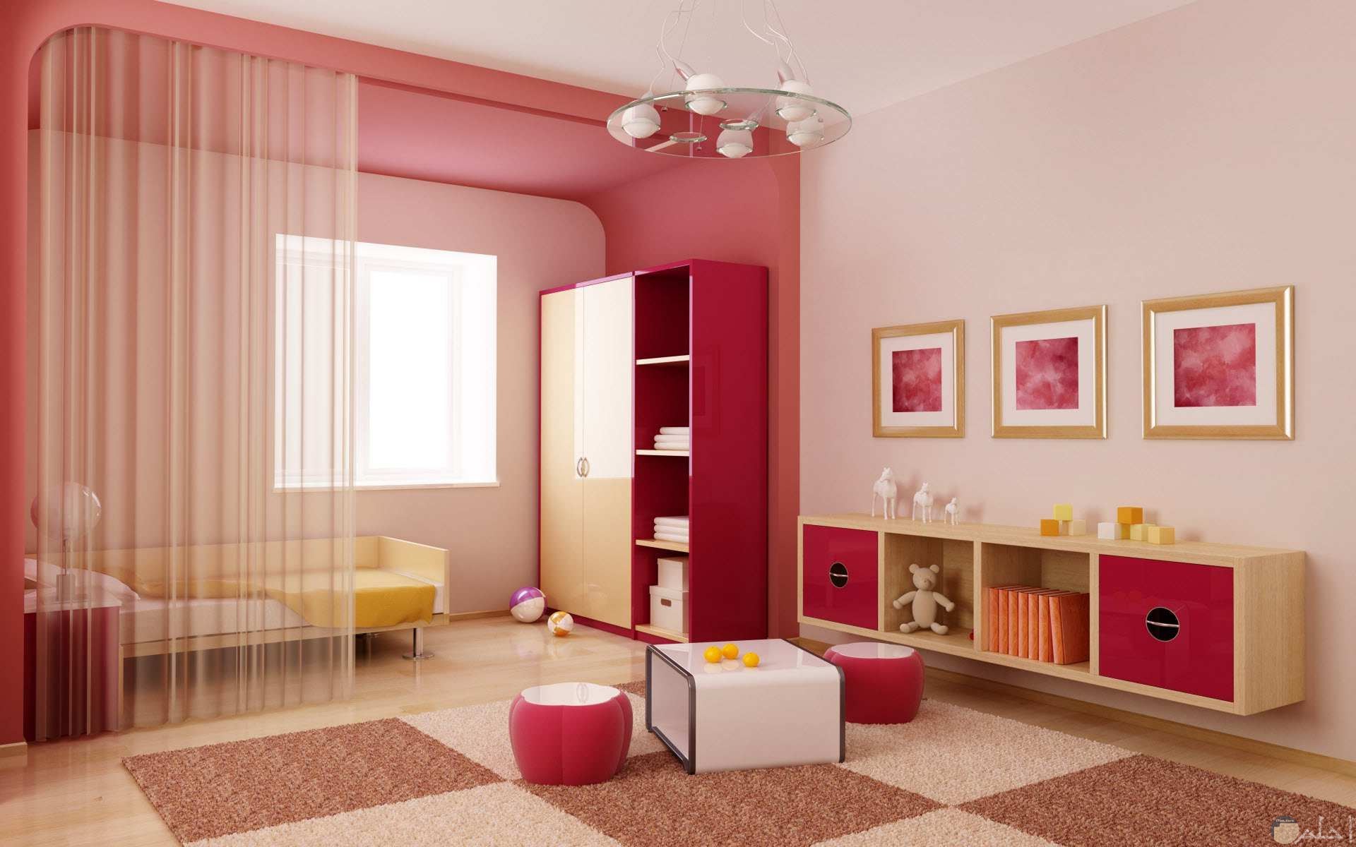 صورة جميلة لغرفة نوم طفلة صغيرة باللون الأحمر والوردي رائعة جدا