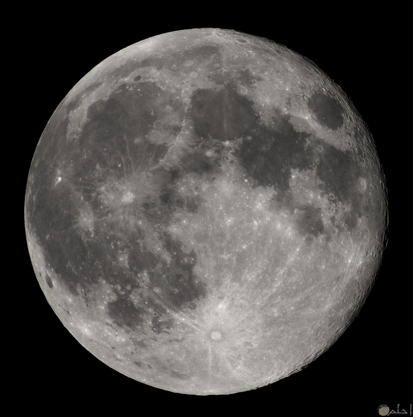 صورة قريبة للقمر