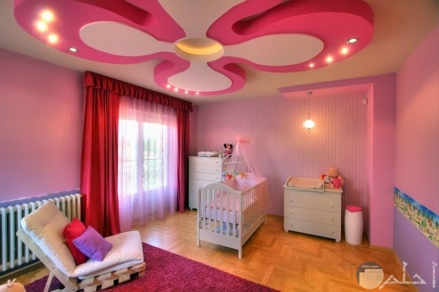 سقف غرفة أطفال زهور وردية مع الإضاءة