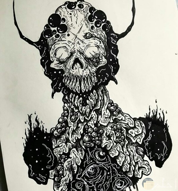 صورة رسمة مخيفة لأحد الرسامين عبارة عن شخص برأس مرعب وله قرنين مع جسم غريب