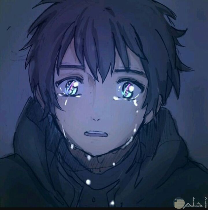 ولد يعبر عن حزنه بالبكاء