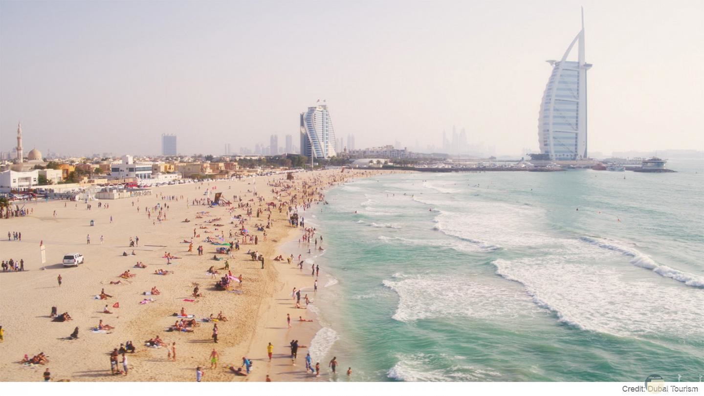 سحر الشواطئ في دبي.