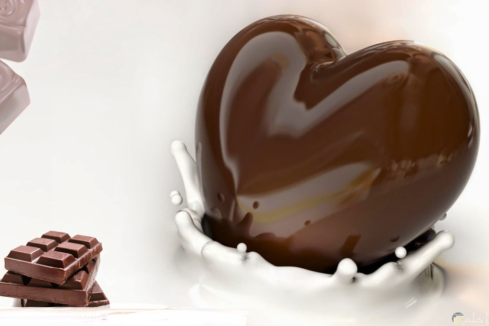 قلب من الشوكولاته للاحباب نهديه.