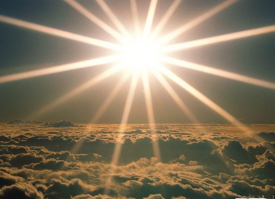 صورة لحظة شروق شمس و شعاعها.