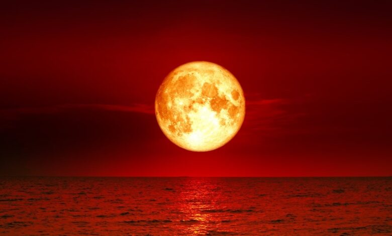صور القمر الاحمر Red Moon بجودة عالية HD خلفيات جميلة للهاتف