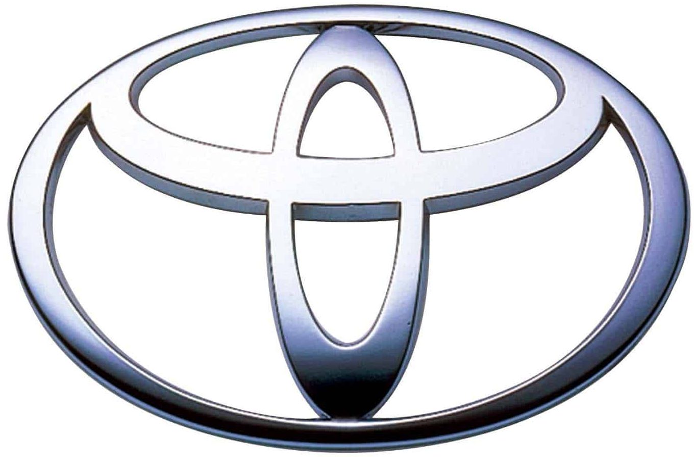 شعار سيارة تويوتا مع خلفية بيضاء